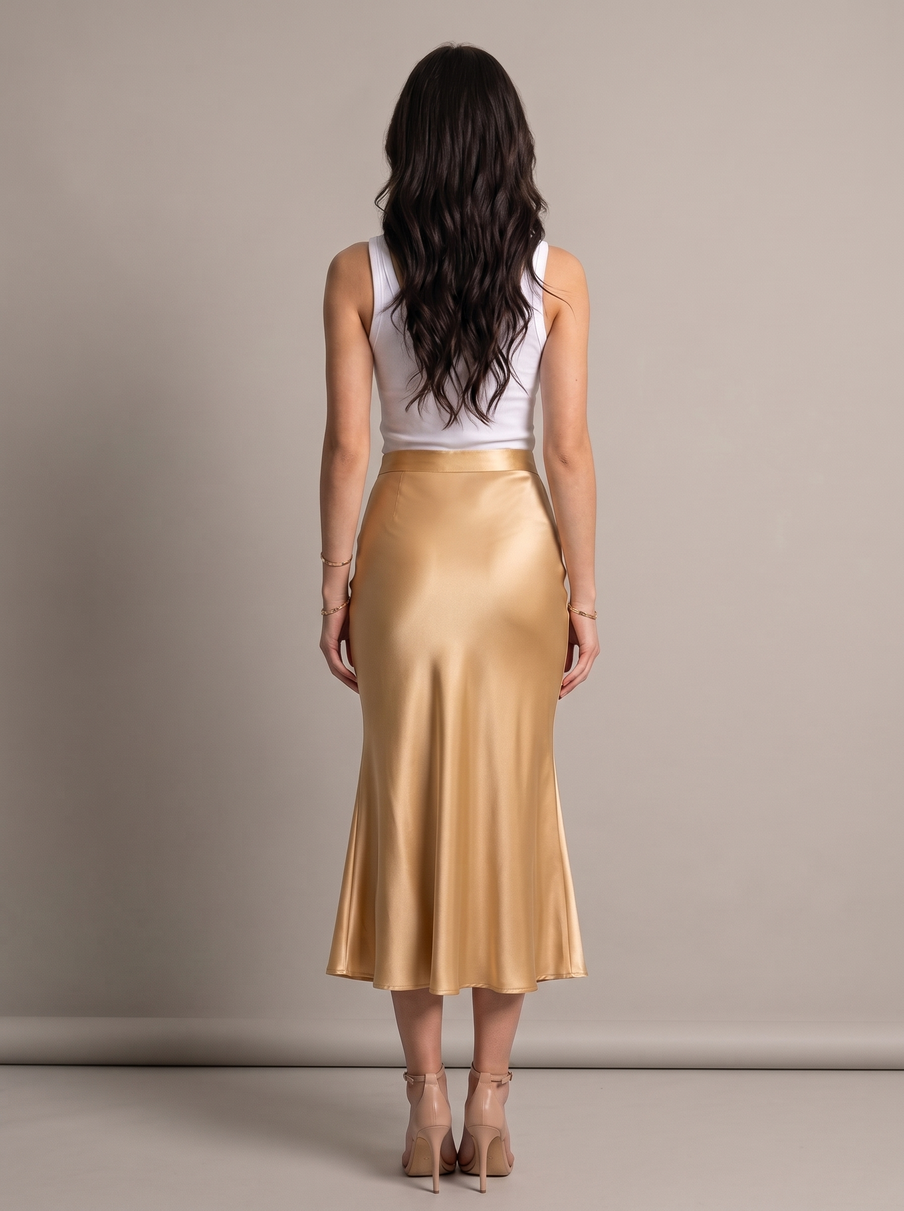 Vivienne, back view