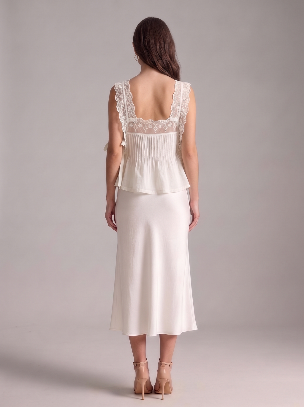 Tessa, back view