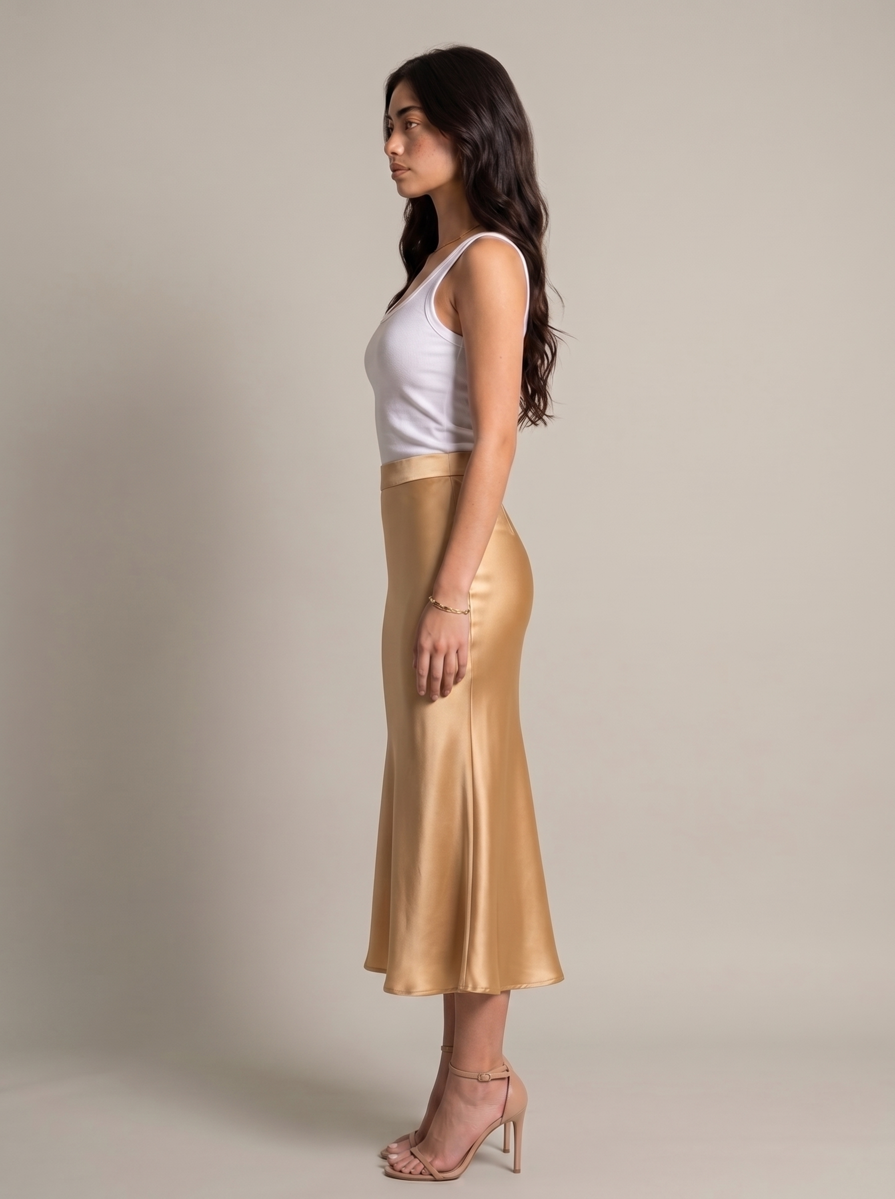 Vivienne, side view