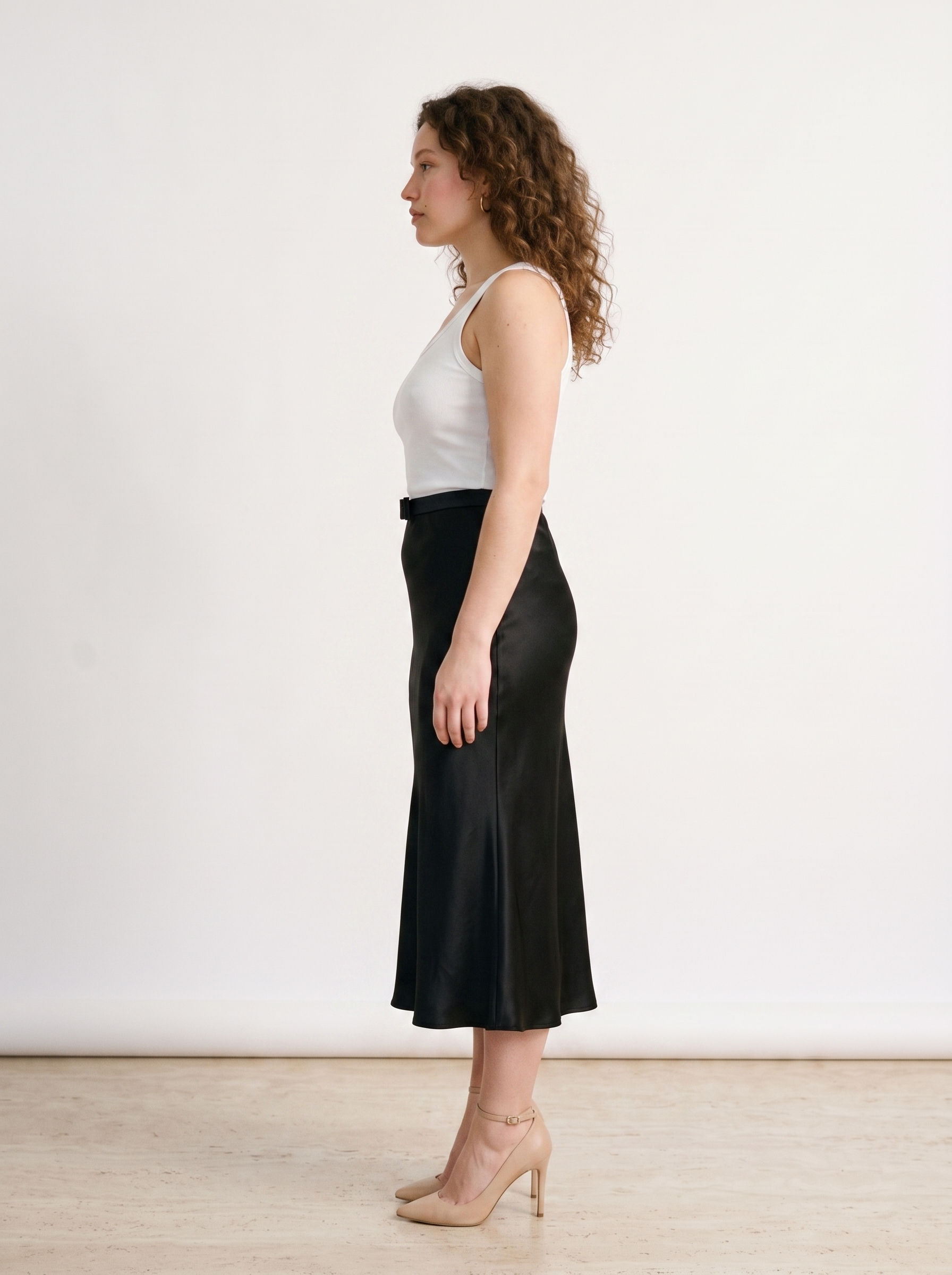 Vittoria, side view
