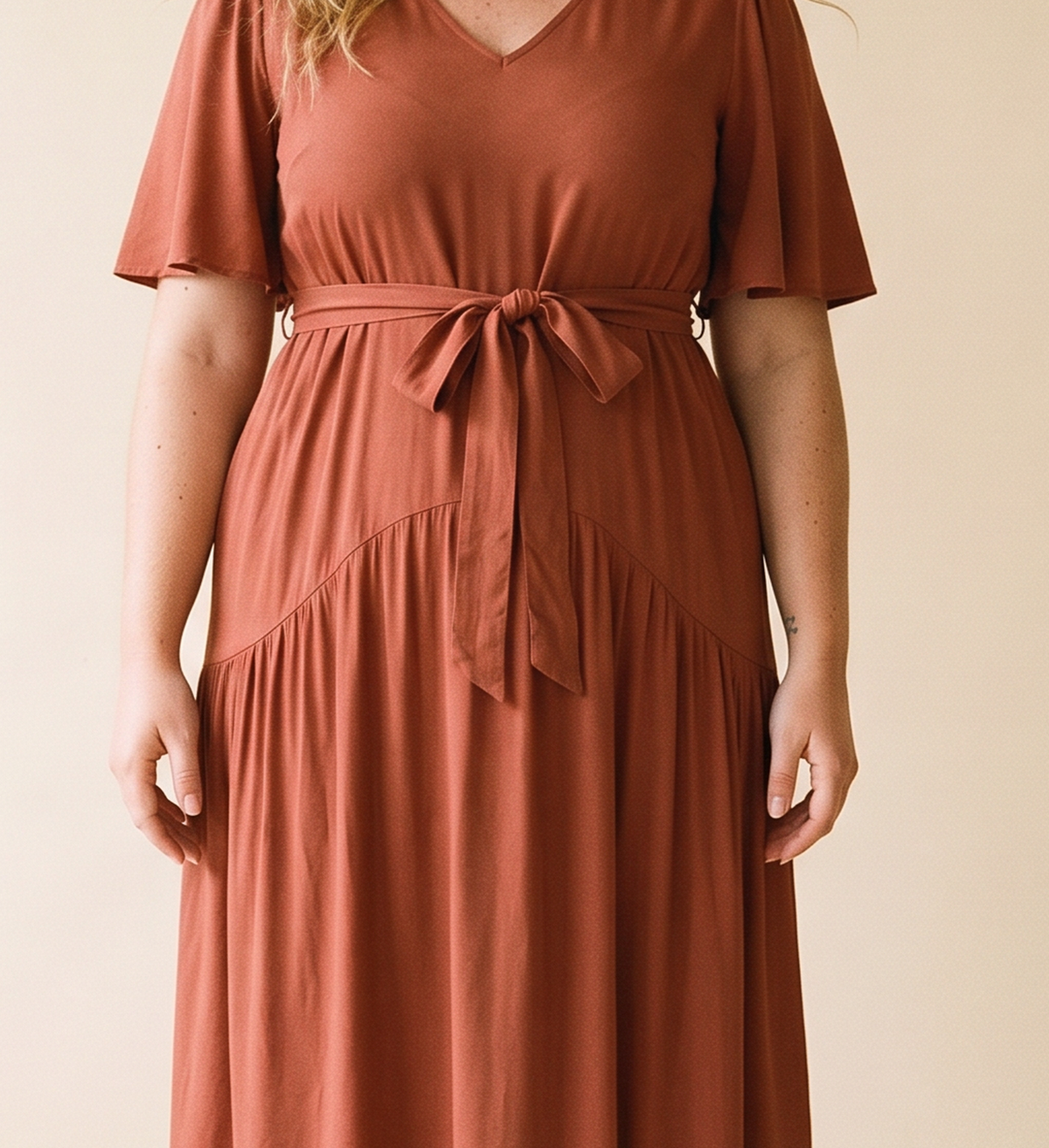 Savona, sash and waist detail