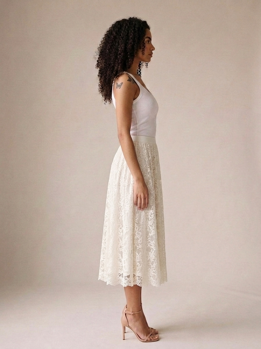 Lucia, side view