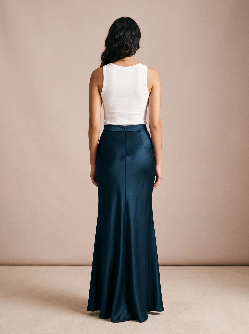 Noemi, back view
