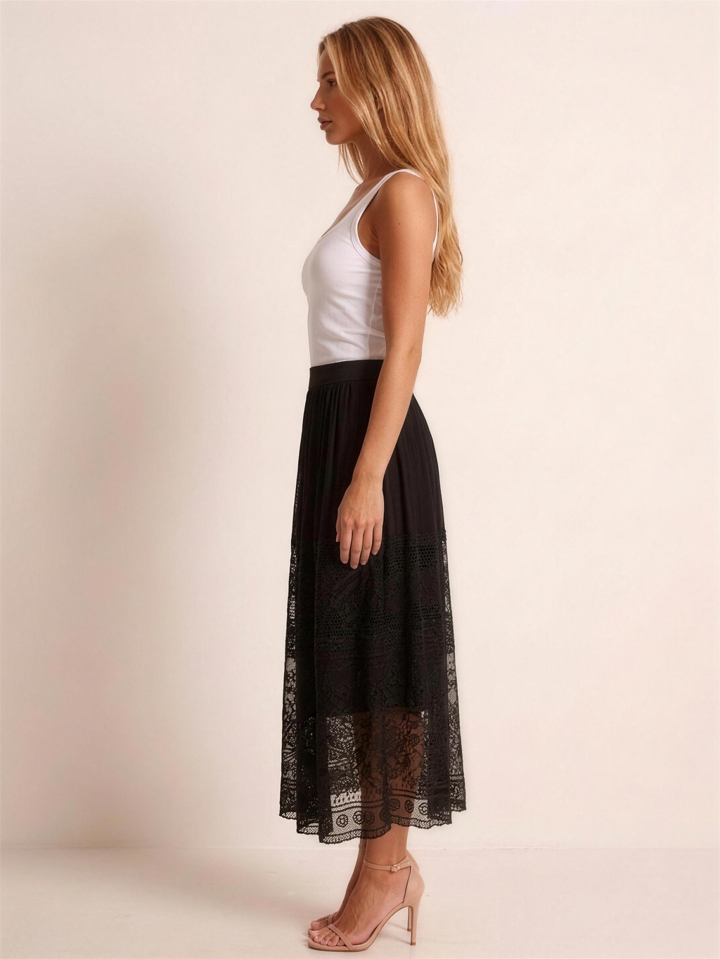 Odette, side view
